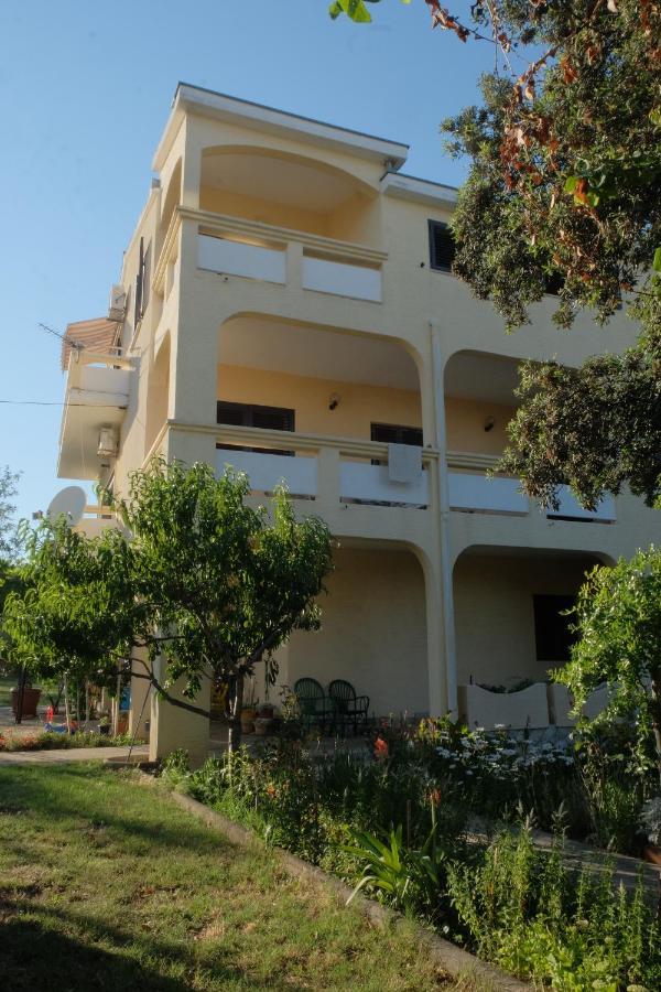 Apartmani Bosiljka Nin Buitenkant foto