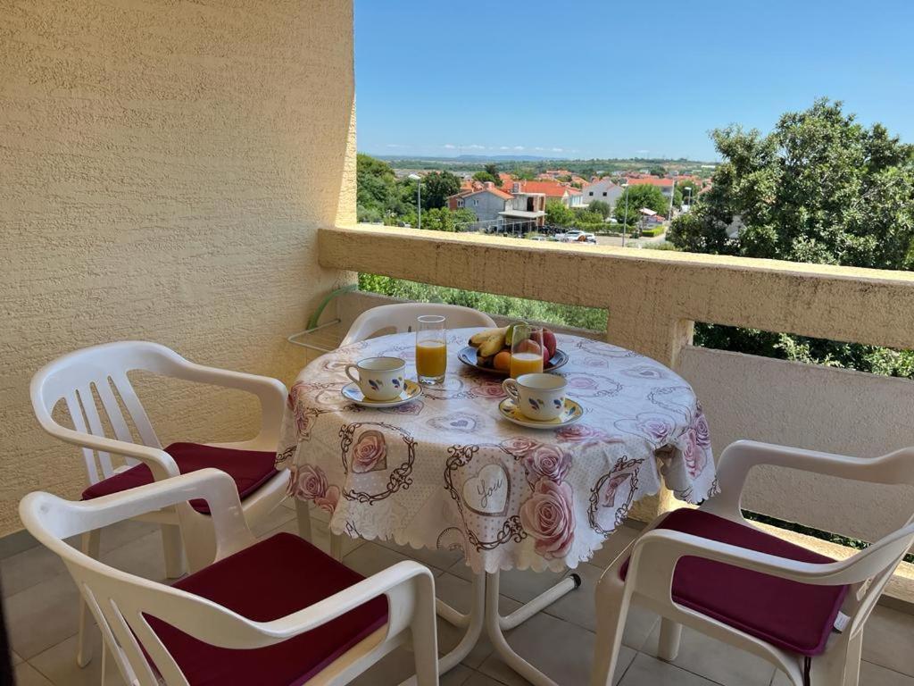 Apartmani Bosiljka Nin Buitenkant foto